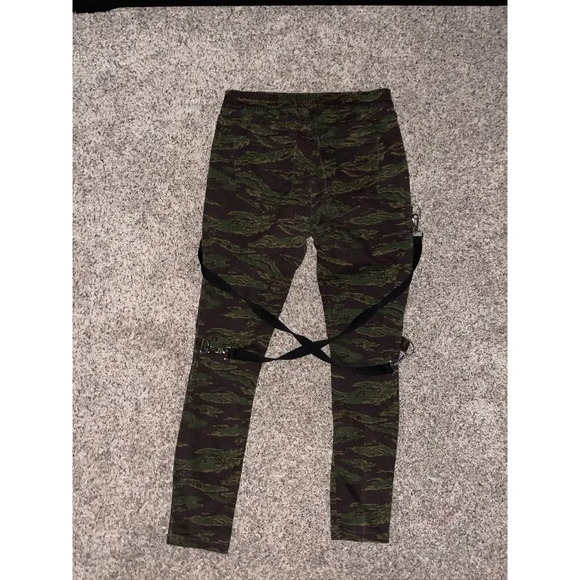 Urban Outfitters Skinny Cargo‎ Utility Pants Mens L Joggers with Straps Camo Y2K - Picture 5 of 5